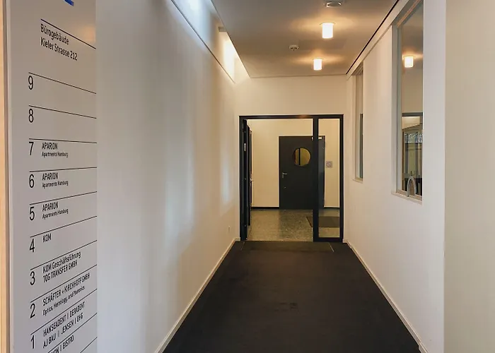 Aparthotel Base 3*